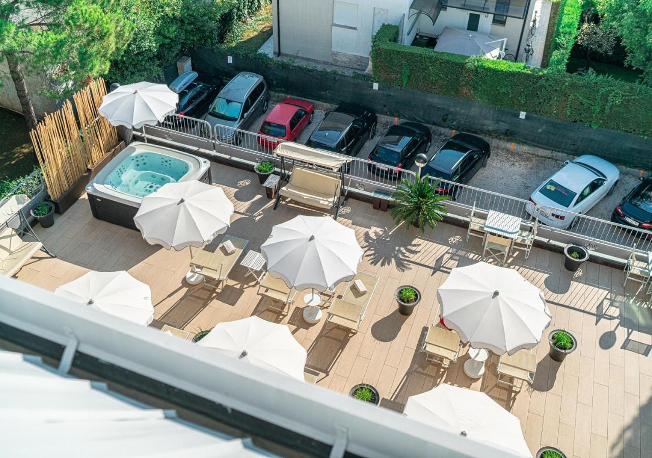 Park Hotel Lignano Sabbiadoro Buitenkant foto