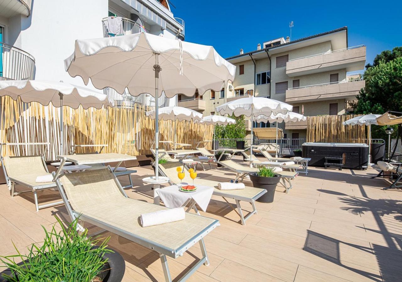 Park Hotel Lignano Sabbiadoro Buitenkant foto