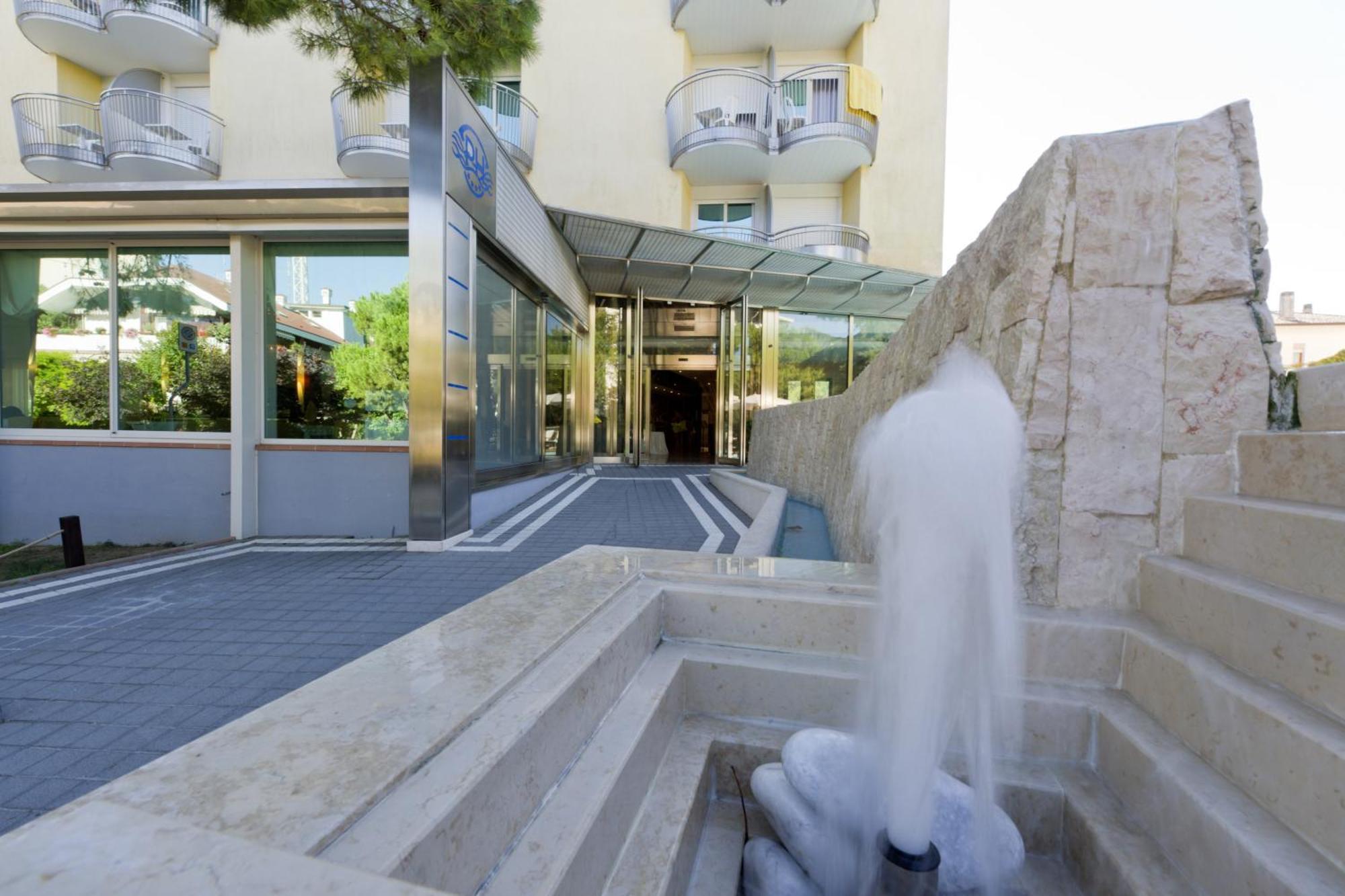 Park Hotel Lignano Sabbiadoro Buitenkant foto