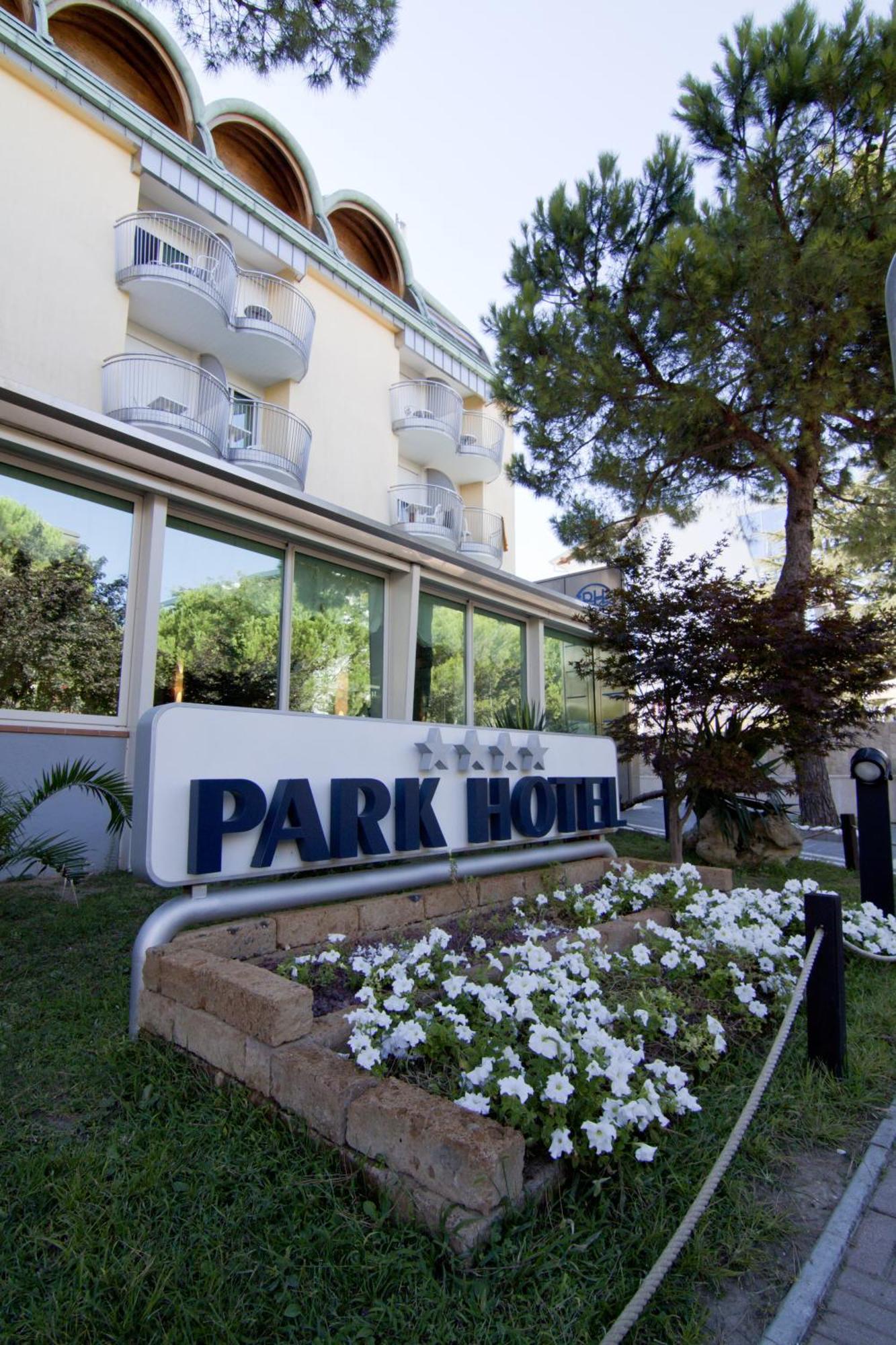 Park Hotel Lignano Sabbiadoro Buitenkant foto