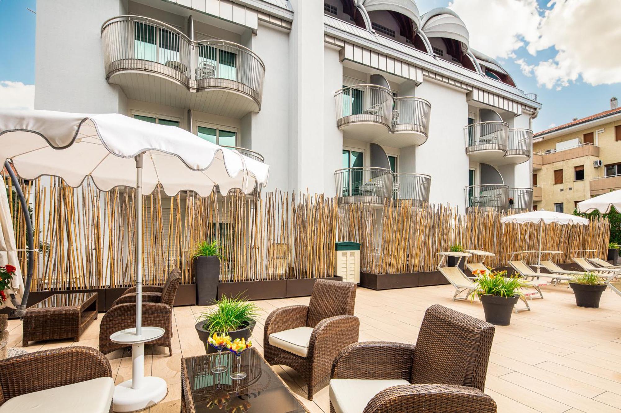 Park Hotel Lignano Sabbiadoro Buitenkant foto